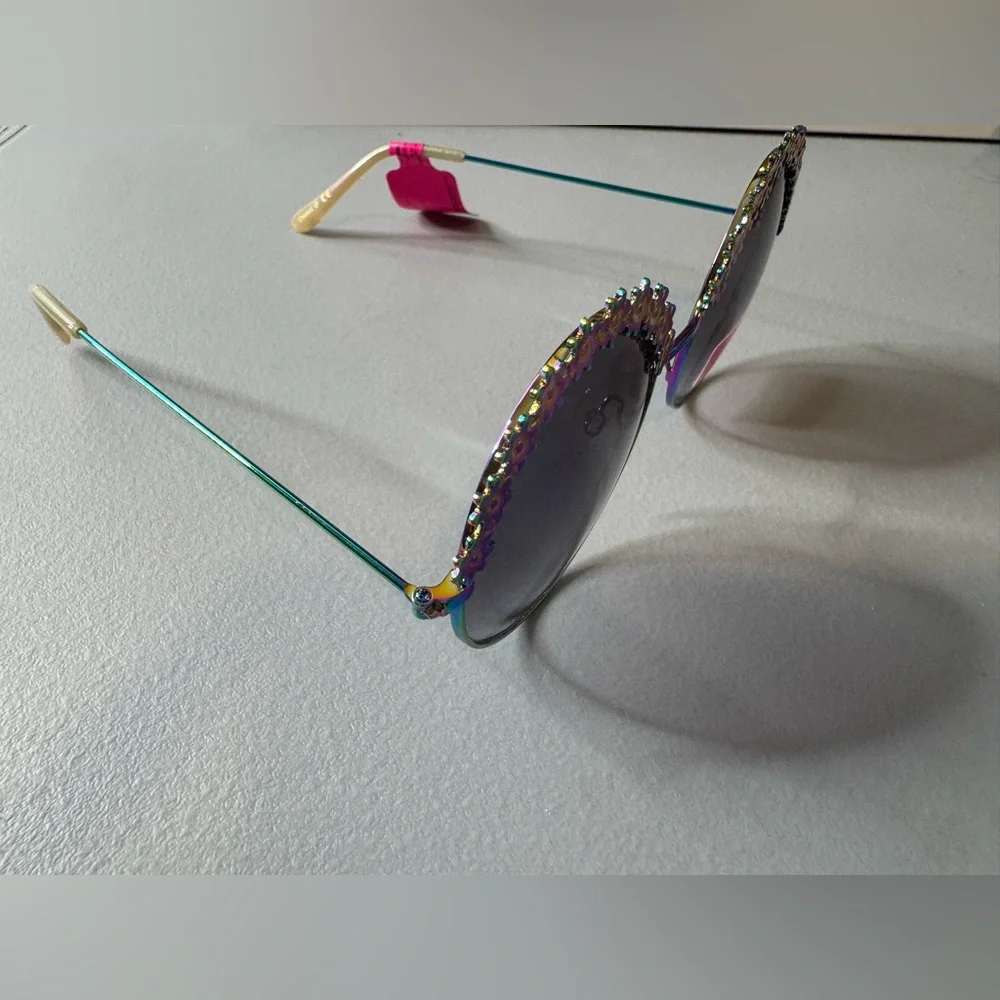 Betsey Johnson flower child round aviator Sunglasses Purple Accents floral - Picture 3 of 4